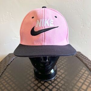 Nike Unisex Embroidered Logo Swoosh Adjustable Snapback Baseball Hat Size OS